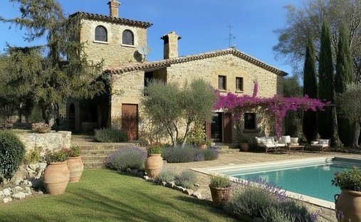 House in Canet d'Adri, Catalonia, Spain 1
