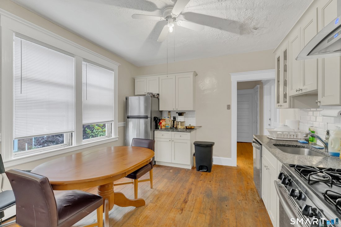 New Haven, Connecticut, United States 3 - 18354618