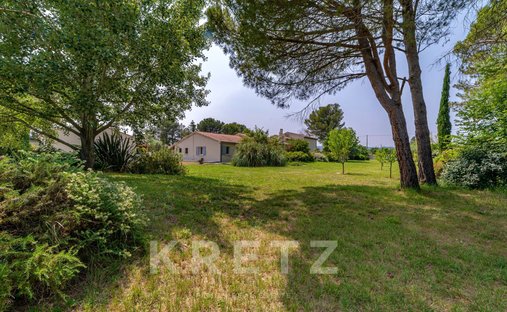 Villa in Bellecroix-Pont d'Avignon, Villeneuve-lès-Avignon, Frankreich 1