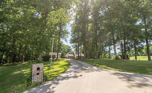 House in Chesapeake, Ohio, United States 1