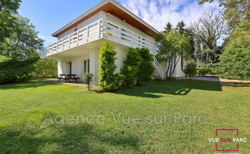 Villa in Francheville le Haut-Bruissin, Francheville, France 1