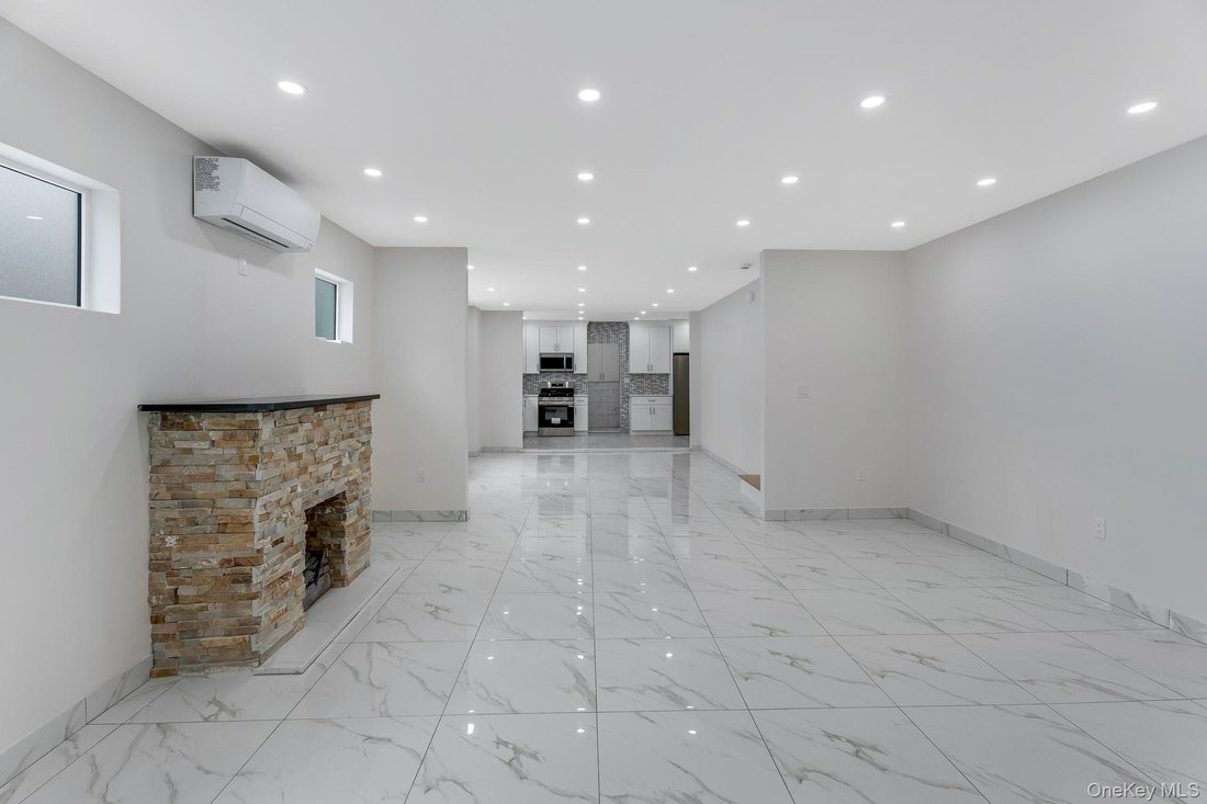House in New York, New York, United States 5 - 18354901