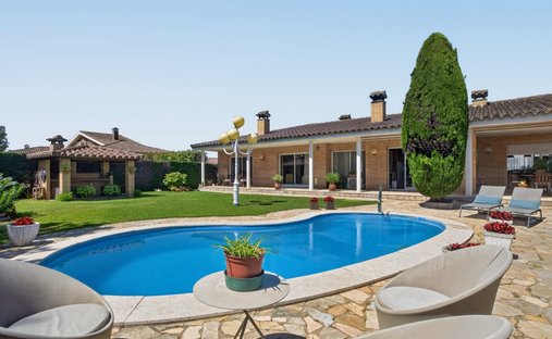 Chalet in Girona, Catalonia, Spain 1