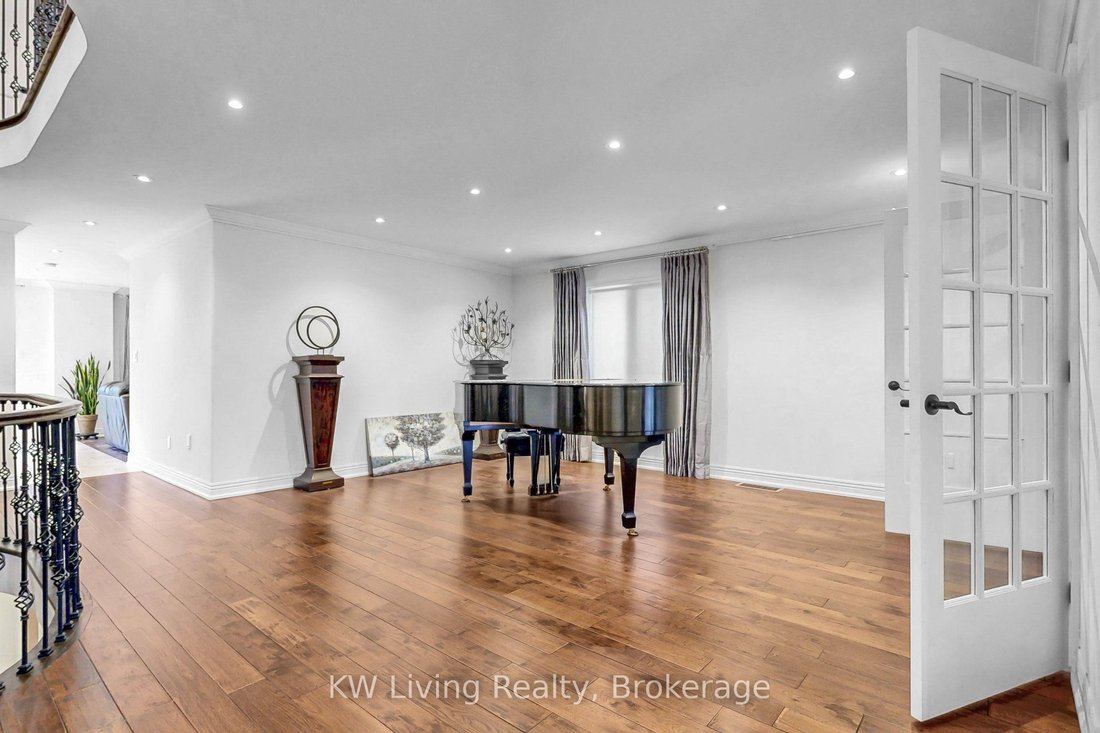 House in Mississauga, Ontario, Canada 5 - 18350839