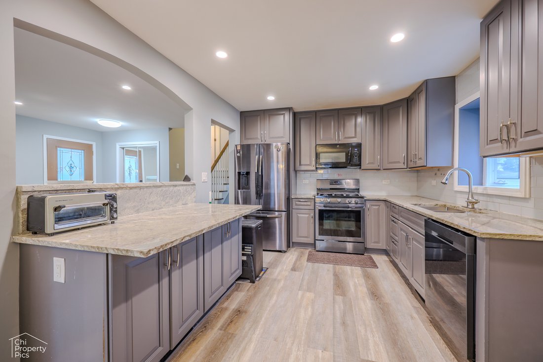 House in Morton Grove, Illinois, United States 4 - 18354700