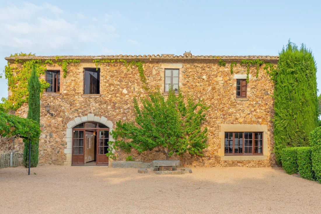 Maisons de campagne à Mont-ras, Catalogne, Espagne 3 - 18352205