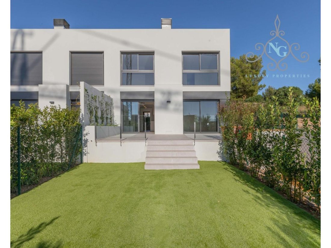 Townhouse in Santa Cristina d'Aro, Catalonia, Spain 1 - 18351046
