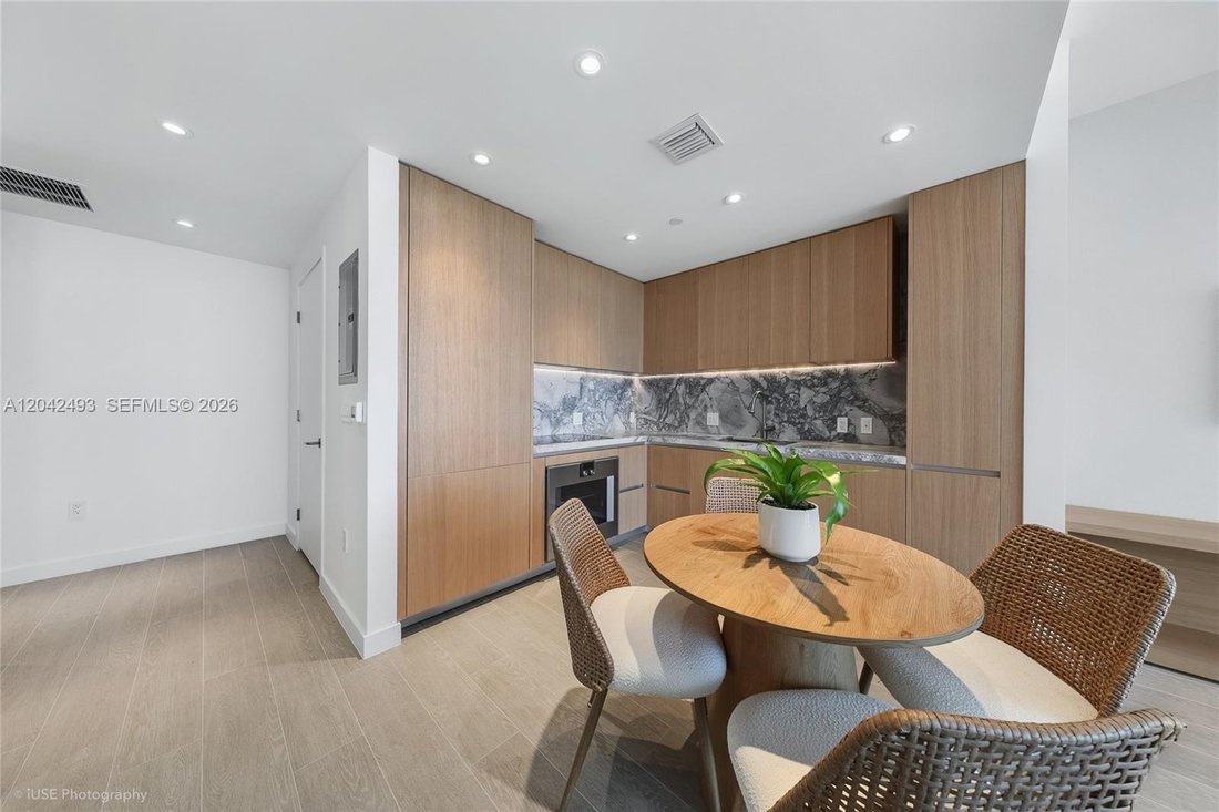 Condo in Miami Beach, Florida, United States 3 - 18355562