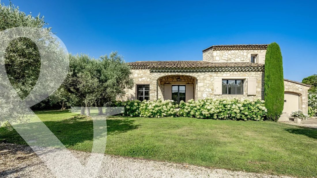 House in Eygalières, Provence-Alpes-Côte d'Azur, France 4 - 17993687