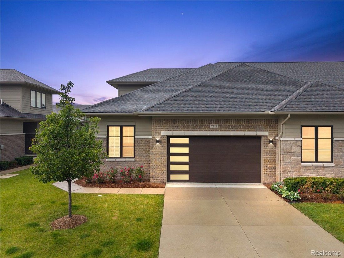 Condo in Farmington Hills, Michigan, United States 1 - 17095453