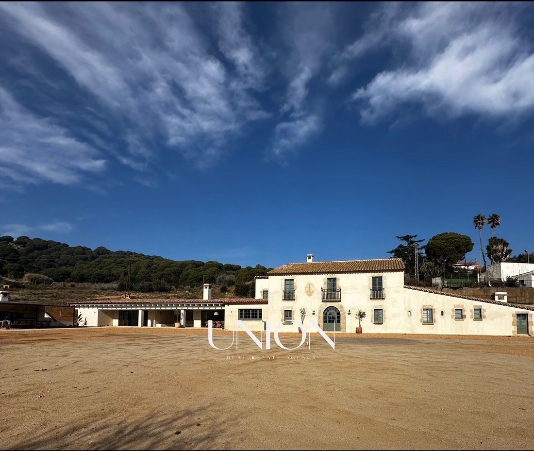 Villa in Tiana, Catalonia, Spain 1 - 18351292