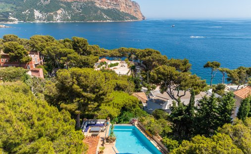 Maison à Grande Couronne, Cassis, France 1