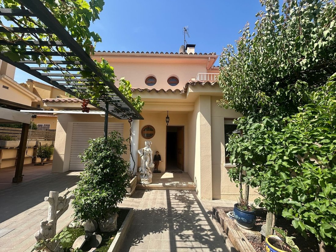 House in Roses, Catalonia, Spain 2 - 18351434