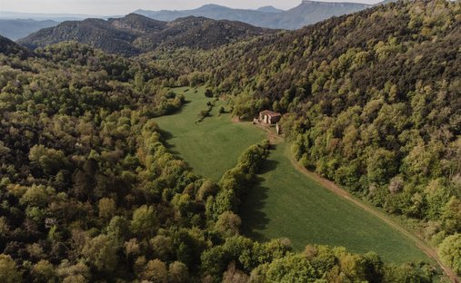House in la Vall d'en Bas, Catalonia, Spain 1