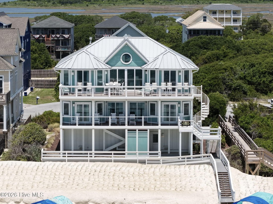 House in North Topsail Beach, North Carolina, United States 3 - 16778522