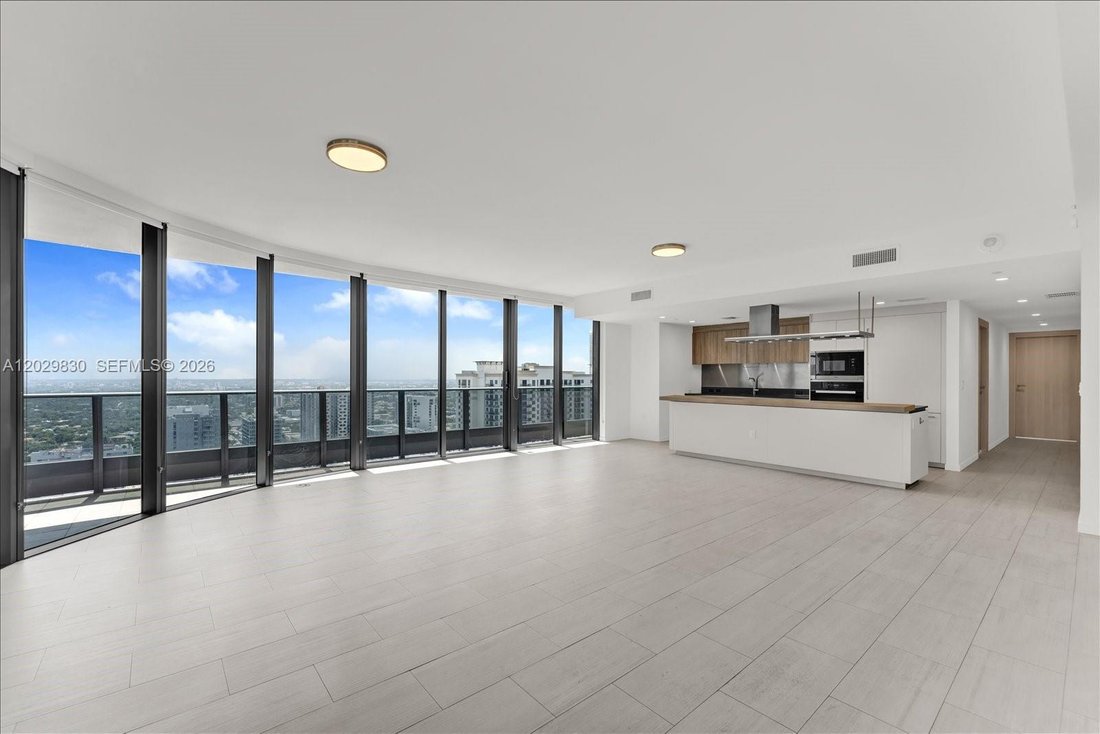 Condo in Miami, Florida, United States 1 - 18355575