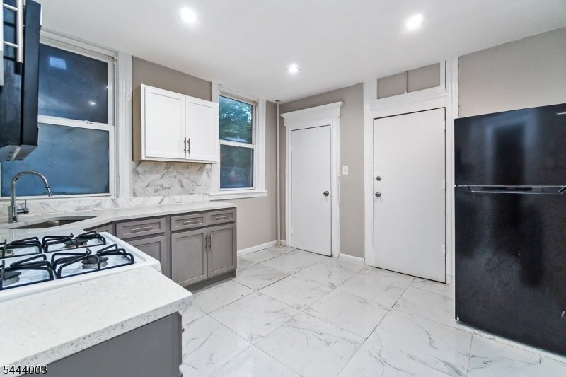 Apartment in Newark, New Jersey, United States 5 - 18352936