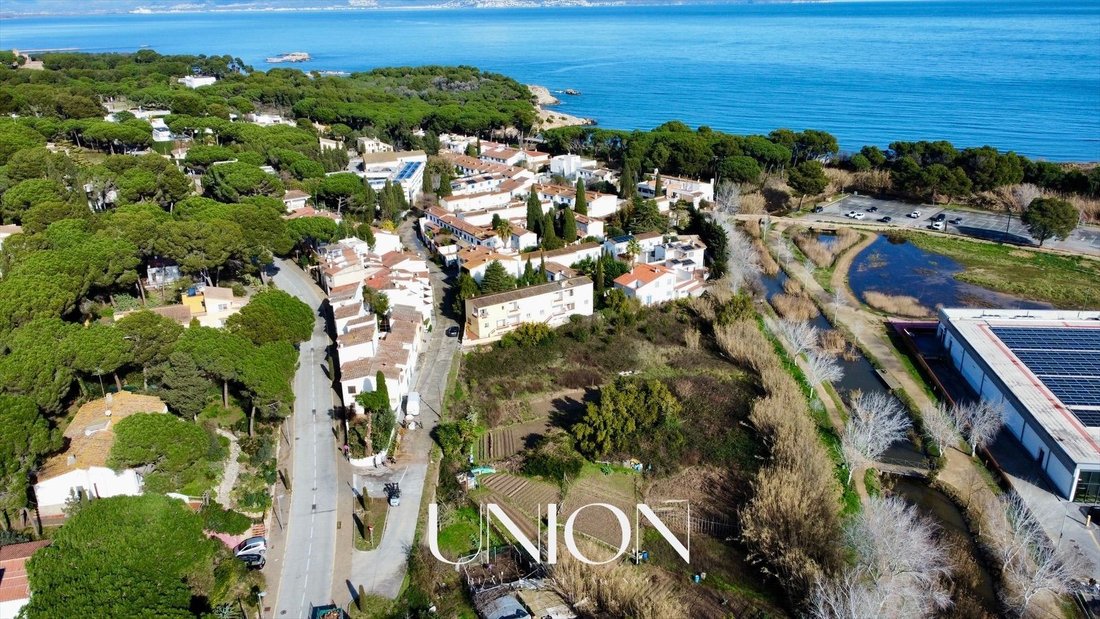 Land in l'Escala, Catalonia, Spain 4 - 18351070