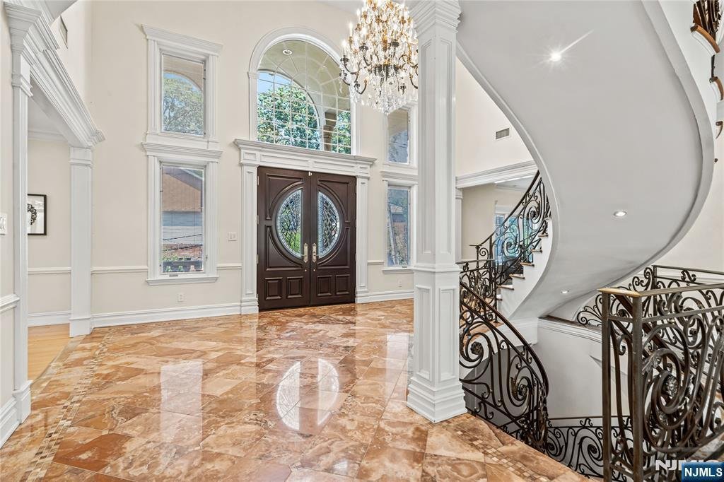 House in Cliffside Park, New Jersey, United States 3 - 17877186