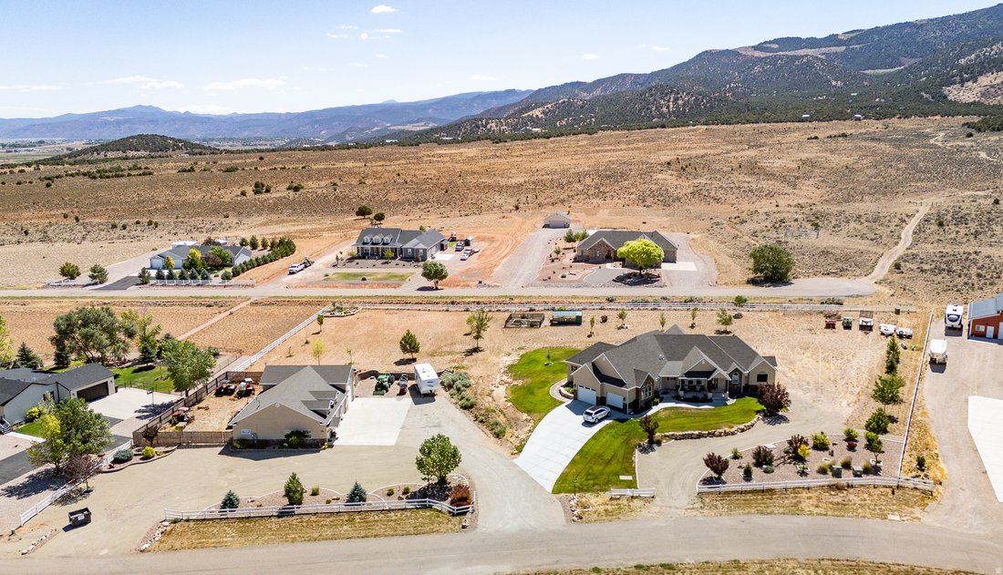 House in Parowan, Utah, United States 4 - 18354886