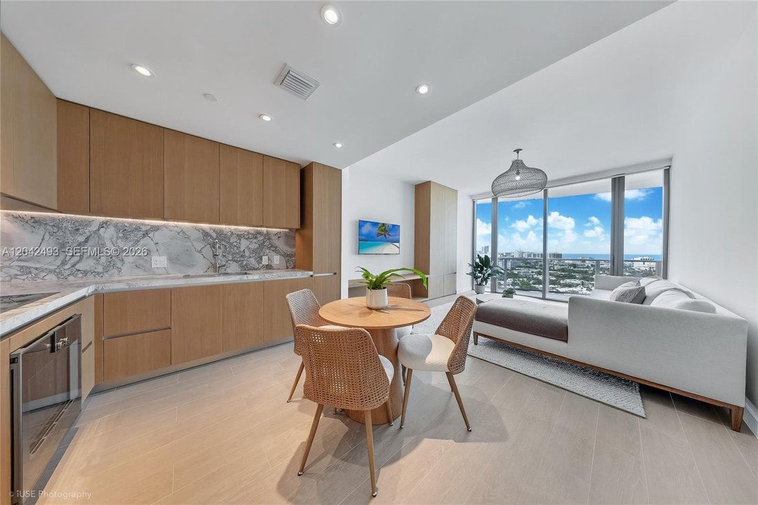 Condo in Miami Beach, Florida, United States 2 - 18355562