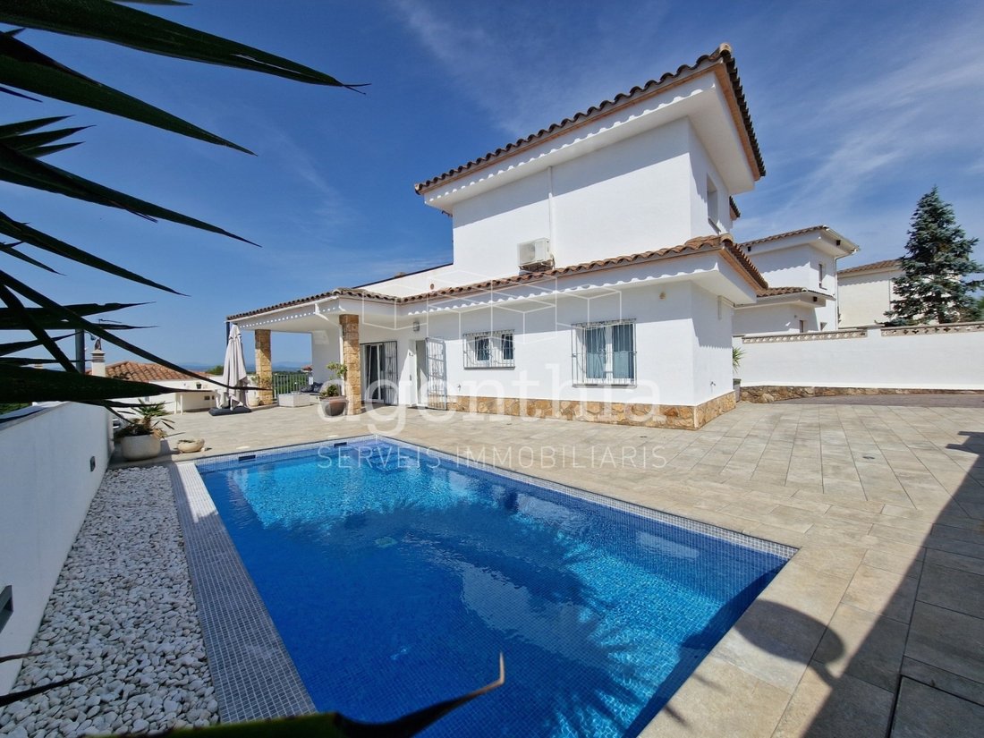 Chalet in l'Escala, Catalonia, Spain 1 - 18352140
