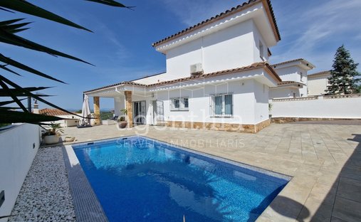 Chalet in l'Escala, Catalonia, Spain 1