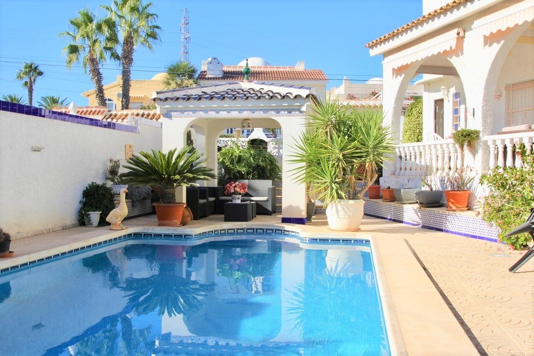 Villa in San Miguel de Salinas, Valencian Community, Spain 2 - 18355833