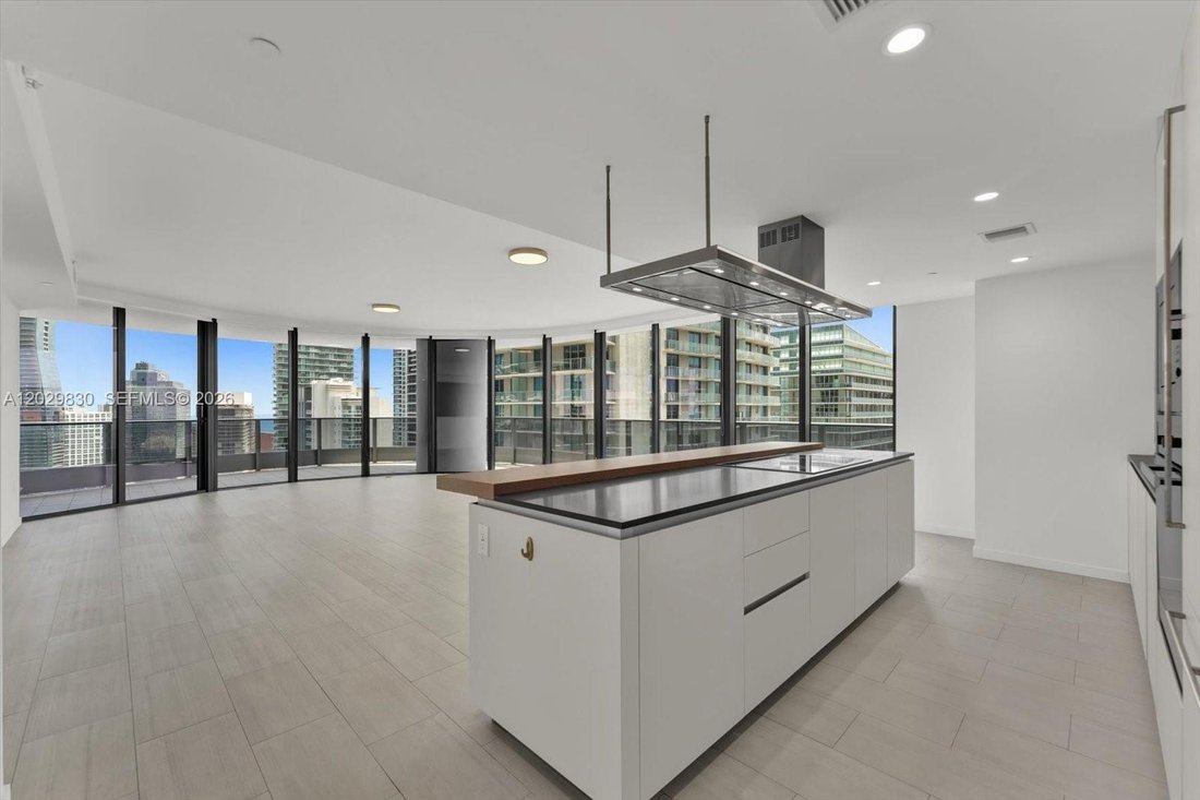 Condo in Miami, Florida, United States 4 - 18355575