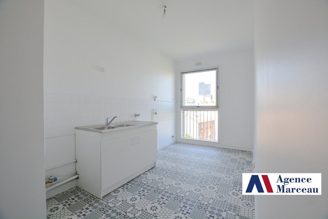 Apartment in Puteaux, Ile-de-France, France 4 - 18354550