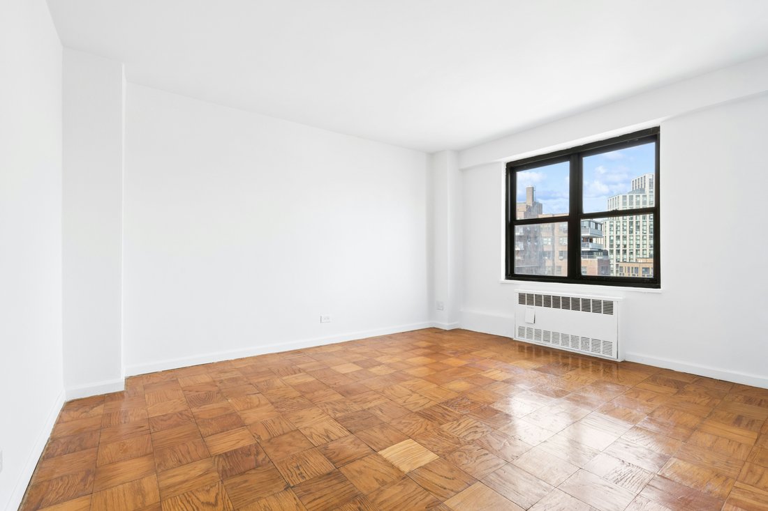 Co Op in New York, New York, United States 5 - 17574538