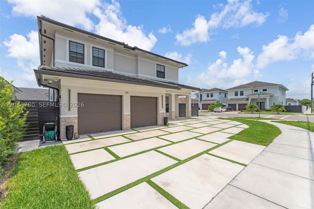 House in Miami, Florida, United States 3 - 18354242