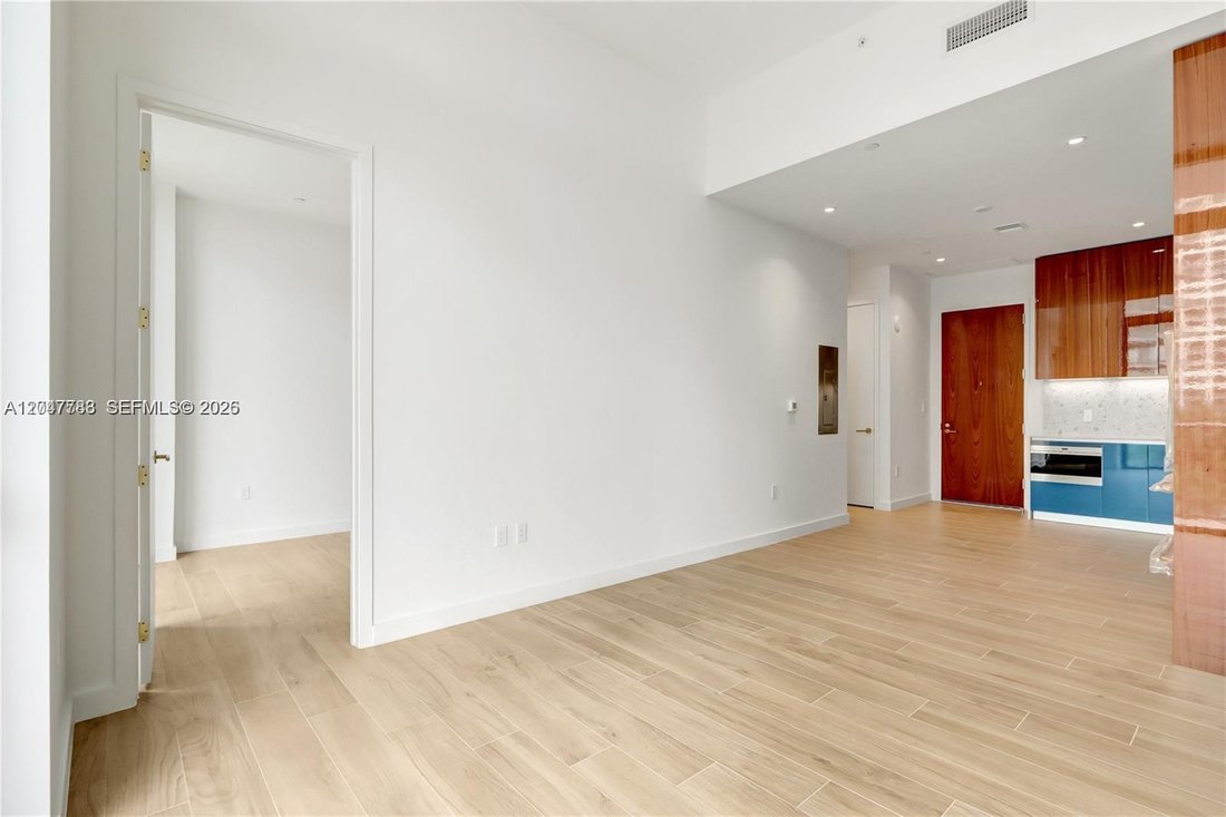 Condo in Miami, Florida, United States 5 - 18355564