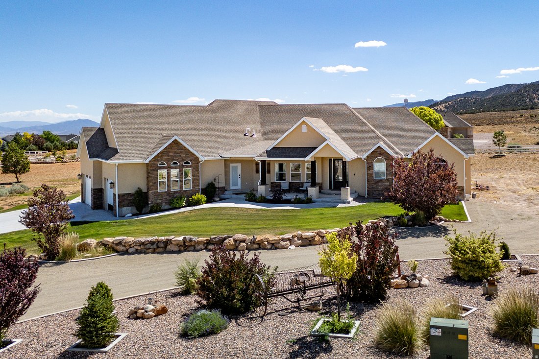 House in Parowan, Utah, United States 2 - 18354886
