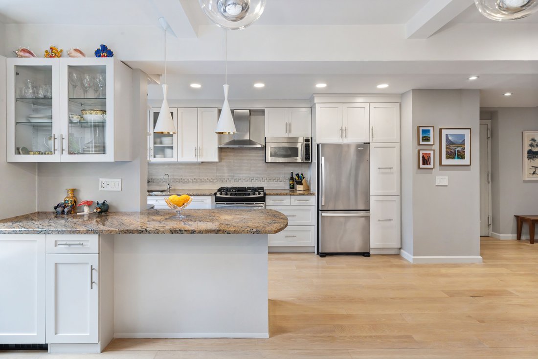 Condo in New York, New York, United States 3 - 18355594