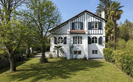 House in Pau, Nouvelle-Aquitaine, France 1