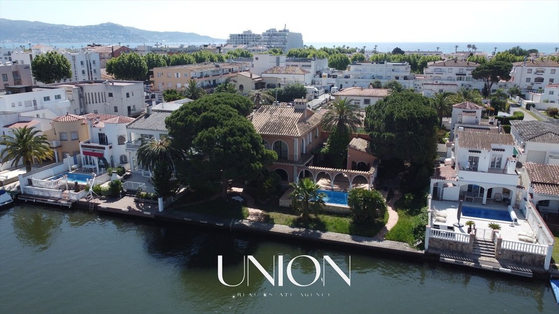 Villa in Empuriabrava, Catalonia, Spain 5 - 18351164