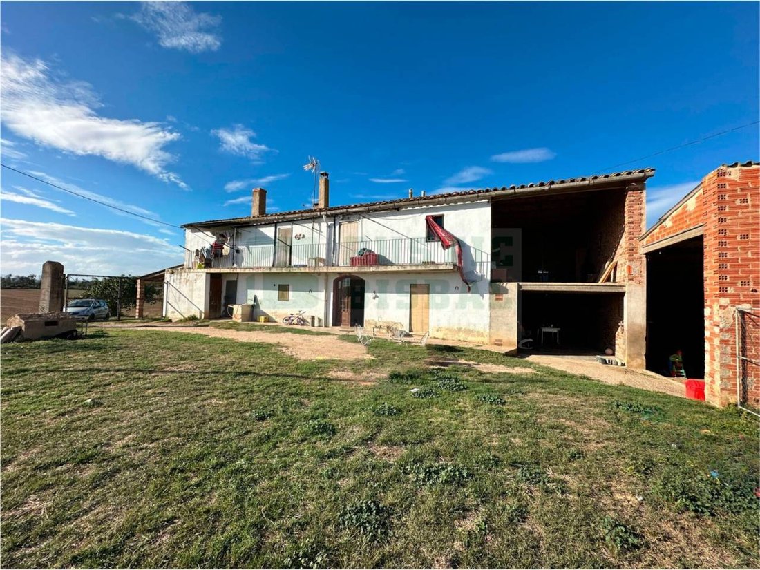 Country House in Sant Jordi Desvalls, Catalonia, Spain 1 - 18351597