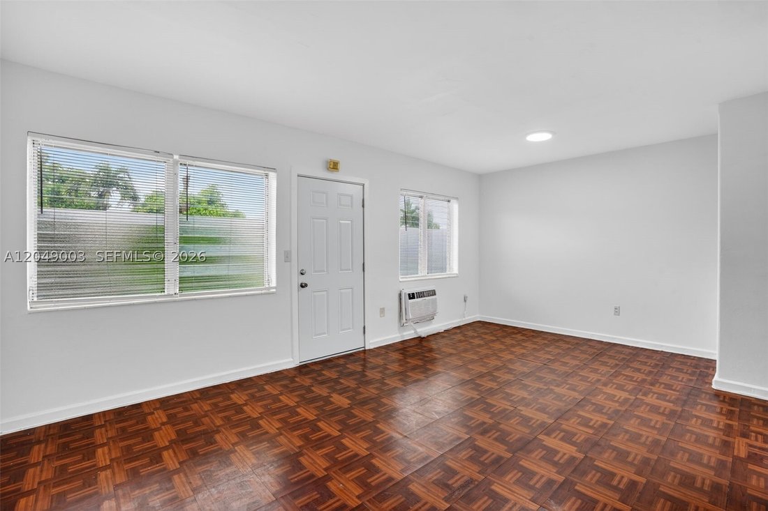 Miami, Florida, United States 4 - 18354303