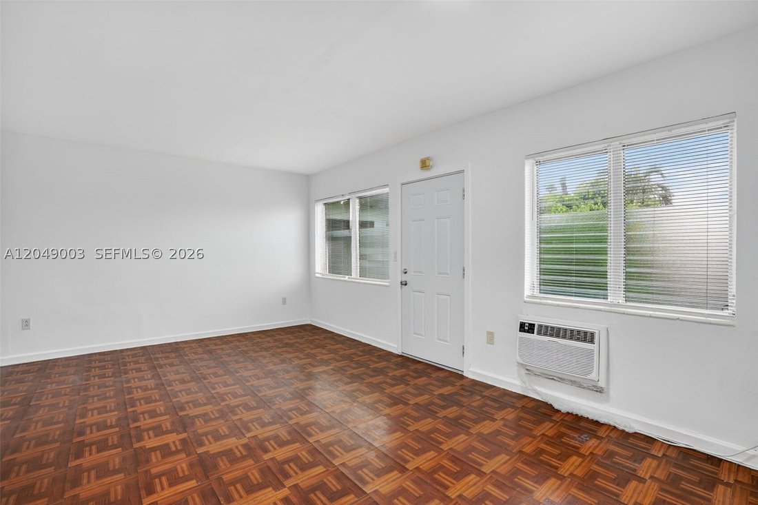 Miami, Florida, United States 5 - 18354303