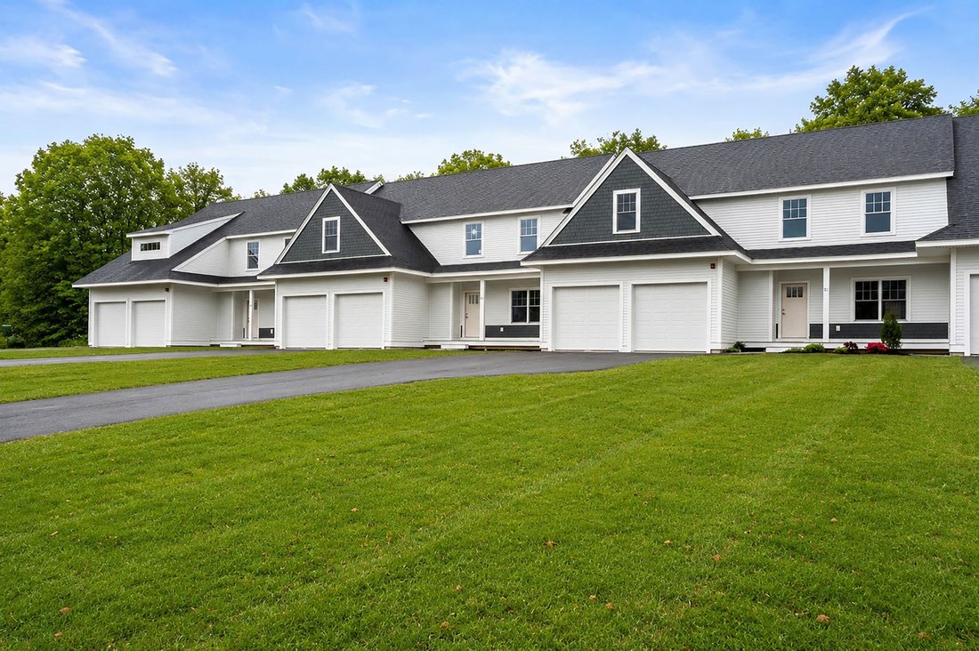 Condo in Sandown, New Hampshire, United States 1 - 18356639