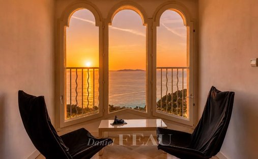 Villa in Rayol-Canadel-sur-Mer, Provence-Alpes-Côte d'Azur, France 1