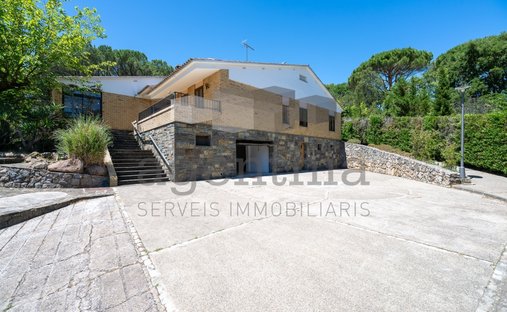 Chalet in Girona, Catalonia, Spain 1