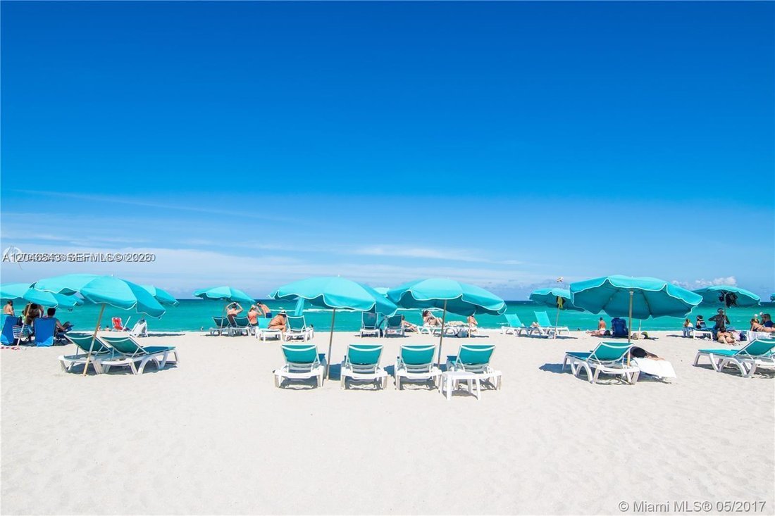 Condo in Miami Beach, Florida, United States 1 - 18355543