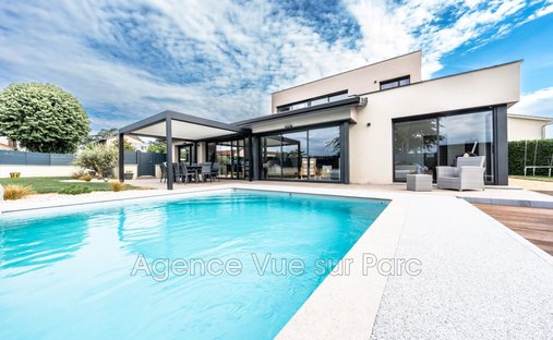 Villa in Brindas, Auvergne-Rhône-Alpes, France 1