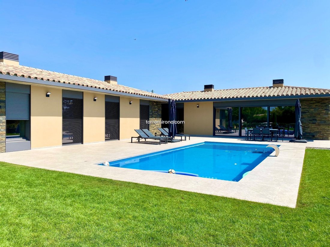 House in Navata, Catalonia, Spain 1 - 18351673