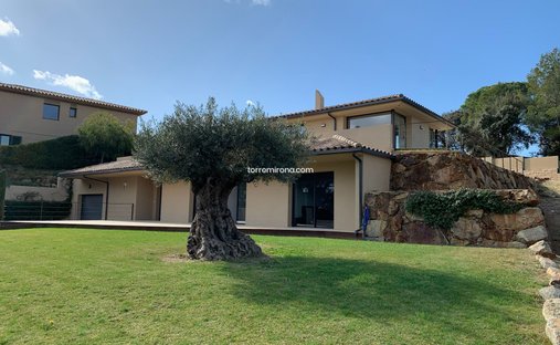 House in Navata, Catalonia, Spain 1