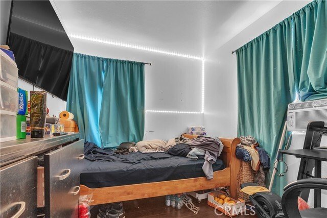 Los Angeles, California, United States 5 - 18352713
