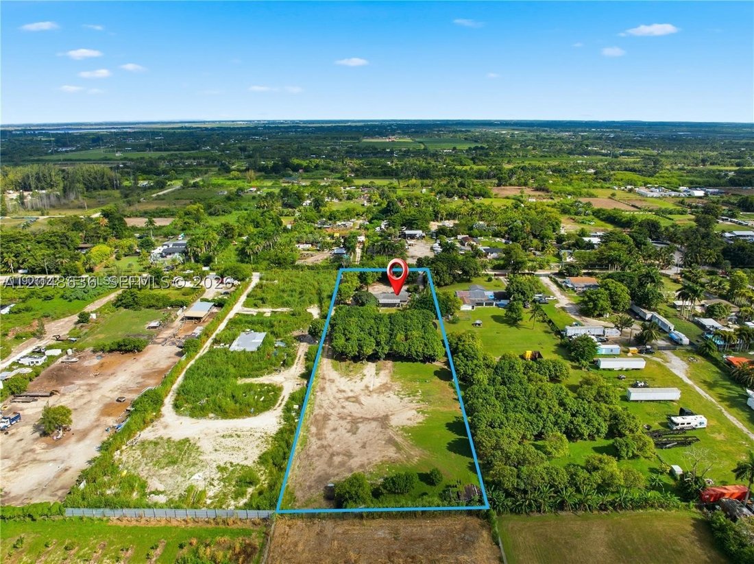 House in Miami, Florida, United States 2 - 18354257