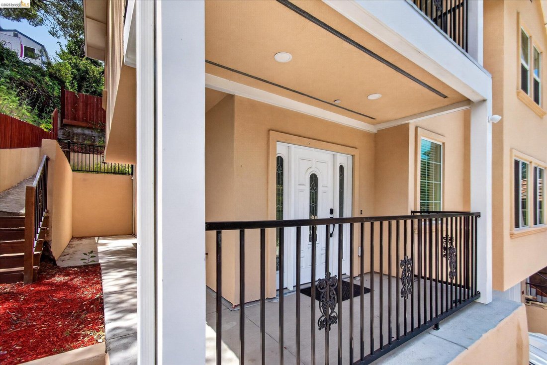 House in Oakland, California, United States 3 - 18355073